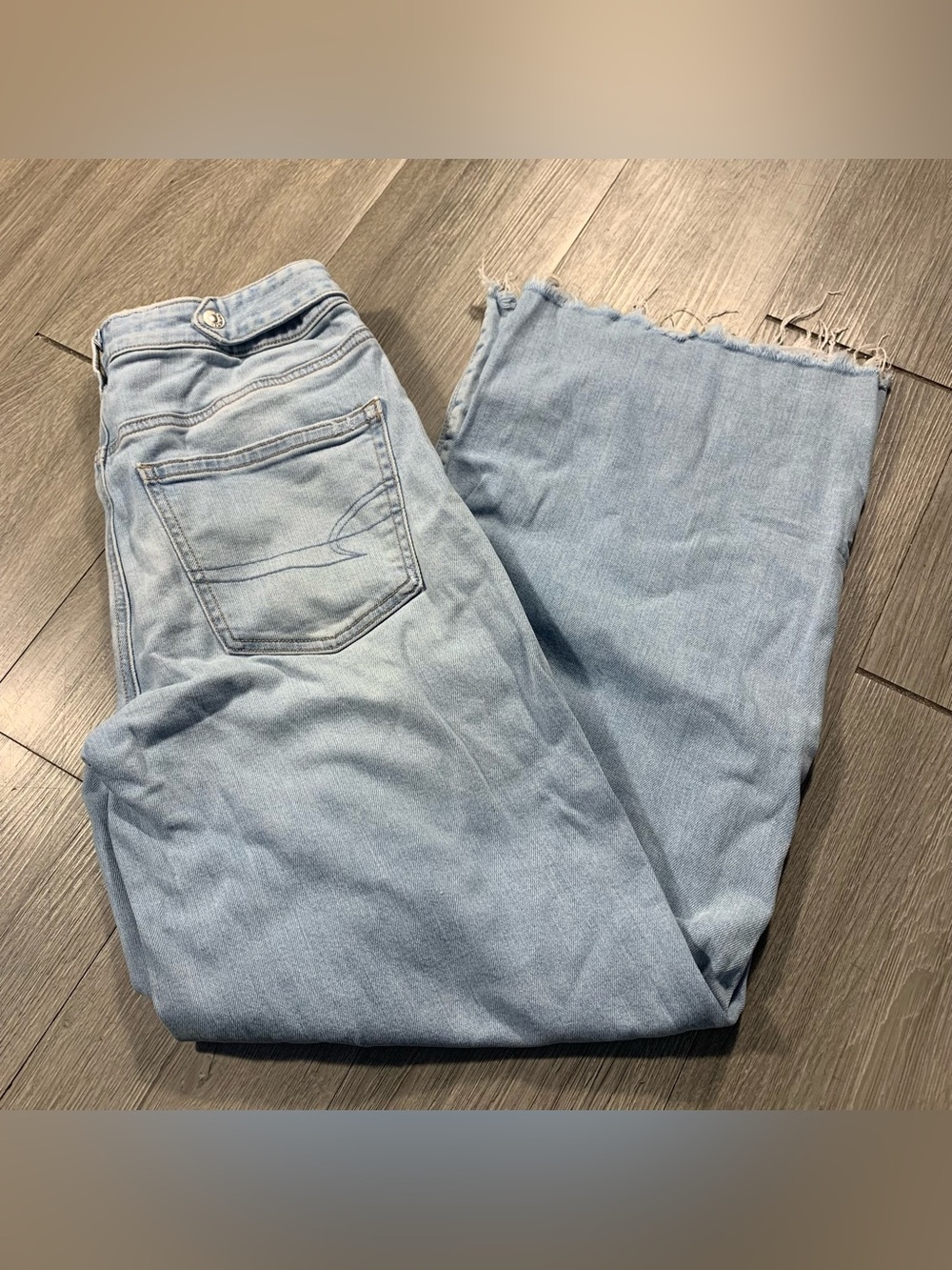 American Eagle Super High-Rise Baggy Wide Leg Light Wash Adj. Waist Stretch Jean